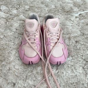 Adidas falcon sneakers size 8 1/2 pink